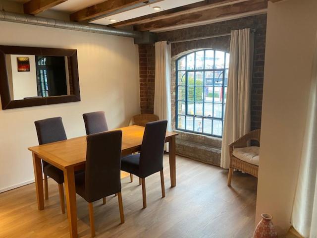 Apartament 3, Warehouse K *
